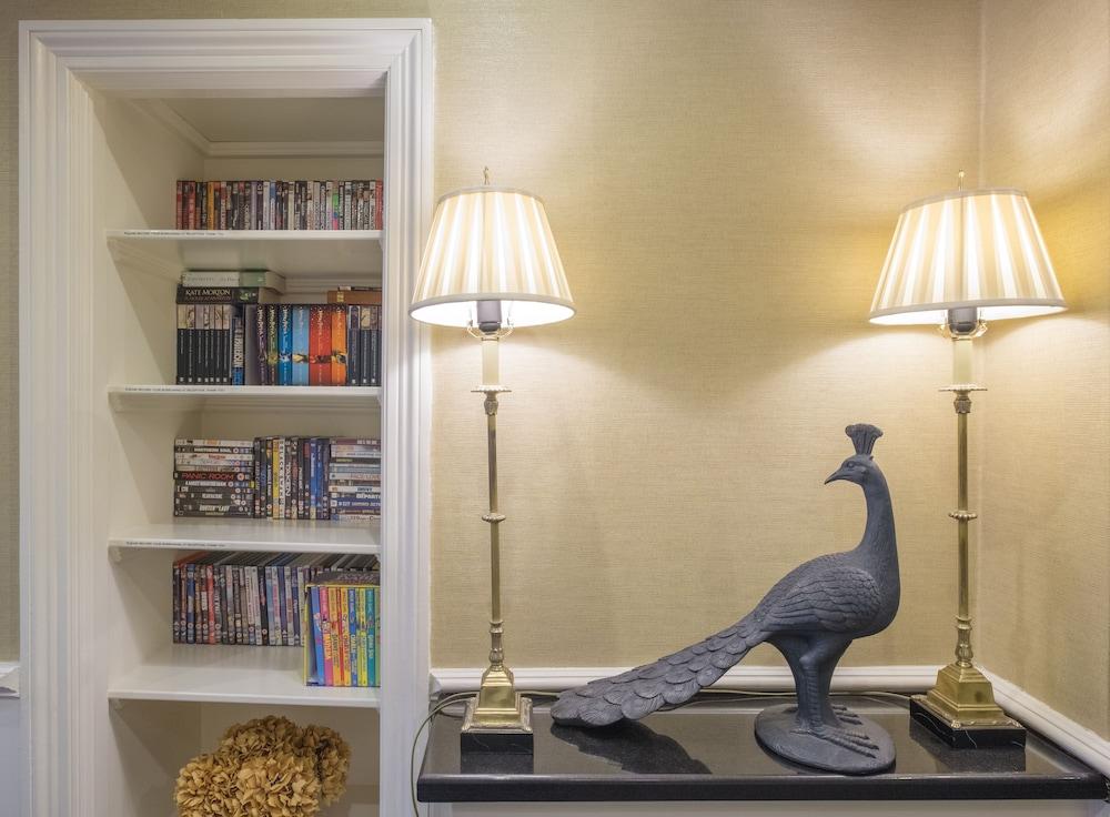 Collingham Serviced Apart-hotel 4*