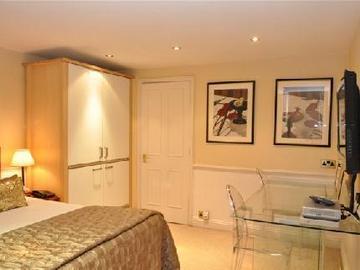 Collingham Serviced Apart-hotel 4*